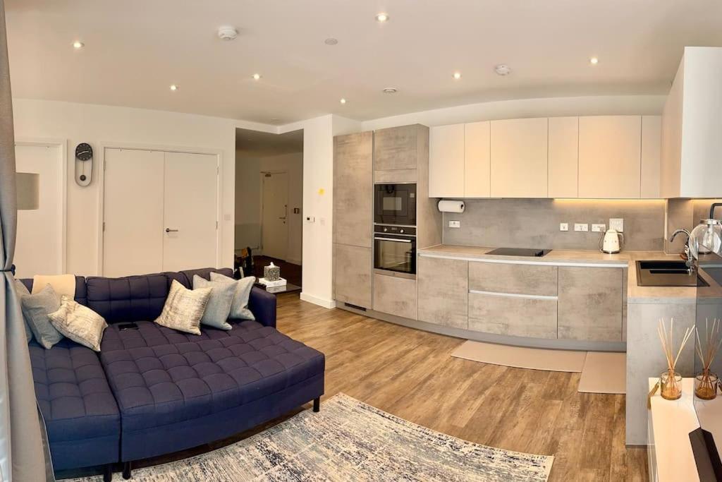 A Stylish Two Bedroom Modern Apartment With Parking Barking  Buitenkant foto
